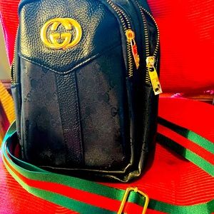 Authentic Gucci crossover leather bag ✨🤩